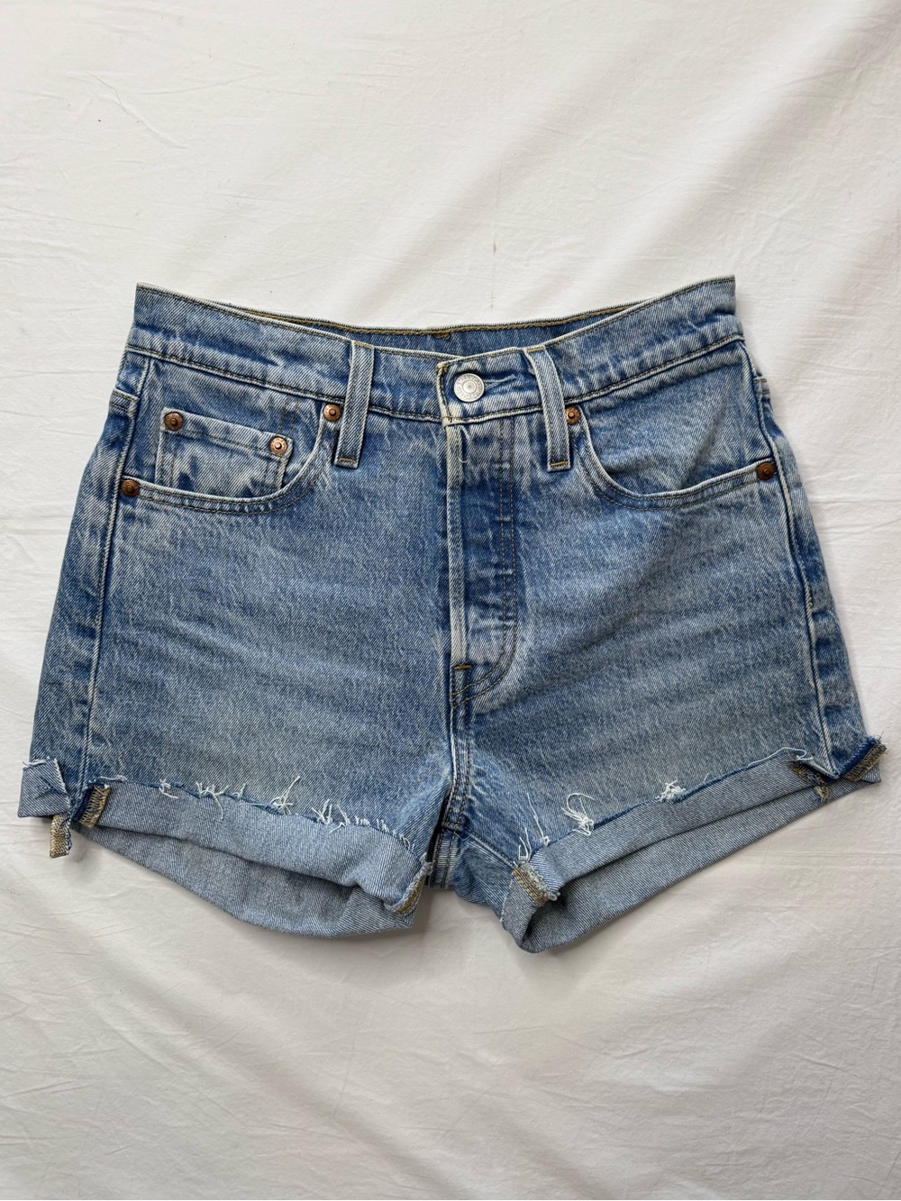 Levi's - Light Blue Rolled Hem Mid Waisted Denim Shorts